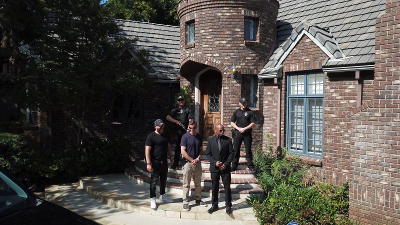 The Difference Between Security Guards And Executive Protection